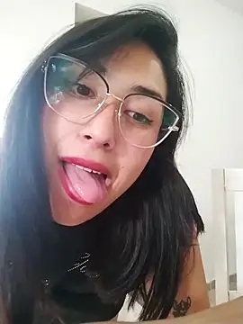 Chinitaaa28 online show from 11-02-25, 08:22