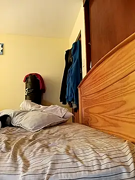 ItaloFitBoy25 online show from 11-11-25, 02:28