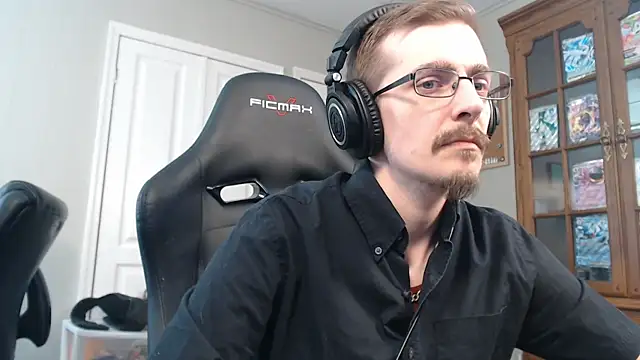 Snapshot of CasuallyCorrupt chatting on 11-07-25, 03:50 CasuallyCorrupt online show from 11-07-25, 03:50