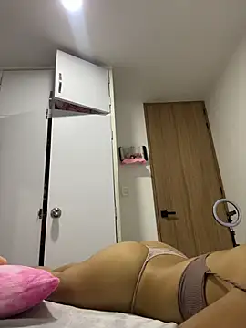 Snapshot of violeta365 chatting on 11-09-25, 11:36 violeta365 online show from 11-09-25, 11:36