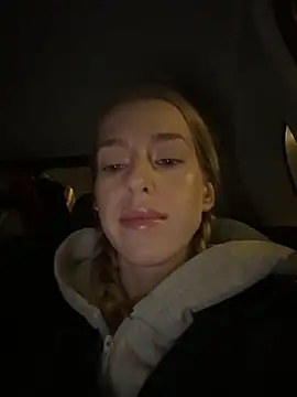 kira mia online show from 12-01-25, 03:28