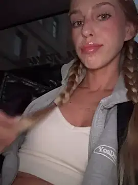 kira mia online show from 03-12-26, 04:02