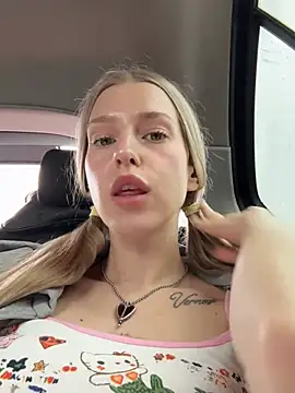 kira mia online show from 06-24-26, 04:28