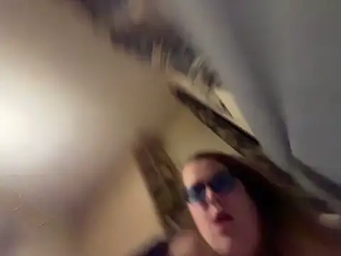 Snapshot of Scarletcum22 chatting on 01-07-26, 07:22 Scarletcum22 online show from 01-07-26, 07:22