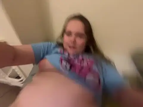 Snapshot of Scarletcum22 chatting on 02-05-26, 08:46 Scarletcum22 online show from 02-05-26, 08:46