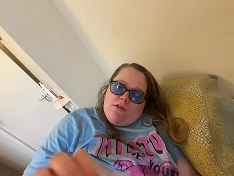 Snapshot of Scarletcum22 chatting on 02-07-26, 09:35 Scarletcum22 online show from 02-07-26, 09:35