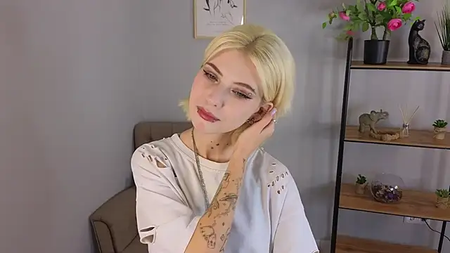 Snapshot of Jasmi_Yets chatting on 10-30-25, 10:06 Jasmi Yets online show from 10-30-25, 10:06