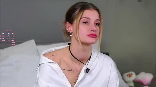 Snapshot of buvei chatting on 12-03-25, 01:09 buvei online show from 12-03-25, 01:09