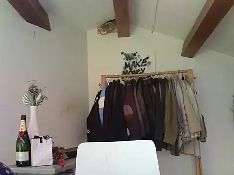 DeboraMee online show from 10-23-25, 03:22