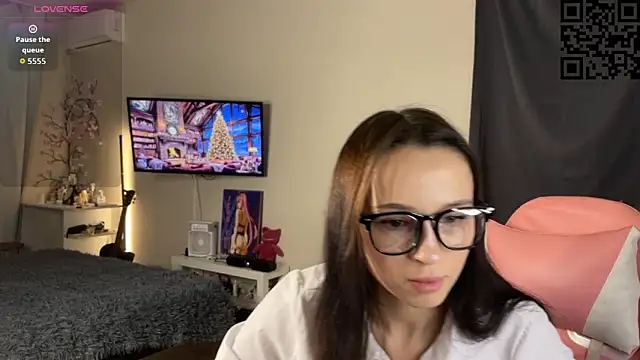 ella simons online show from 11-19-25, 12:54