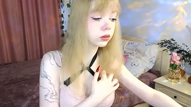 Rochelle Dolly online show from 12-15-25, 11:47