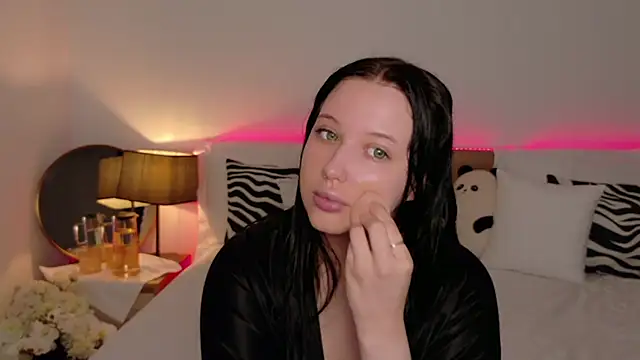 Felicia Herceg online show from 11-07-25, 10:10