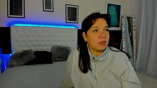 JulietteHarley online show from 10-20-25, 02:17