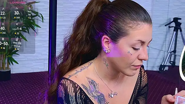 IvorySwan online show from 11-15-25, 05:49