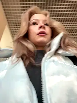 Snapshot of Eliiizaaa chatting on 10-31-25, 10:16 Eliiizaaa online show from 10-31-25, 10:16