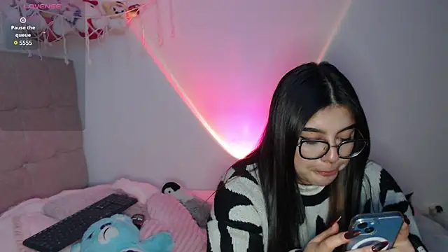 Snapshot of Ayleen_Honey chatting on 10-25-25, 04:31 Ayleen Honey online show from 10-25-25, 04:31