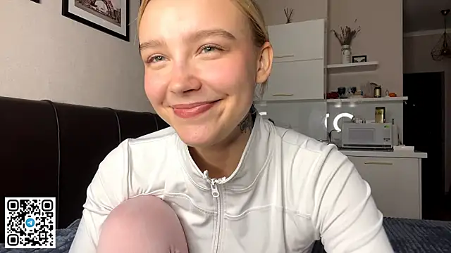 MelodyImam online show from 10-21-25, 01:23