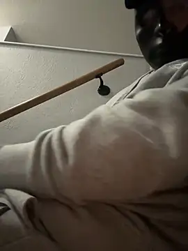 Kneetoe2025 online show from 11-21-25, 08:46