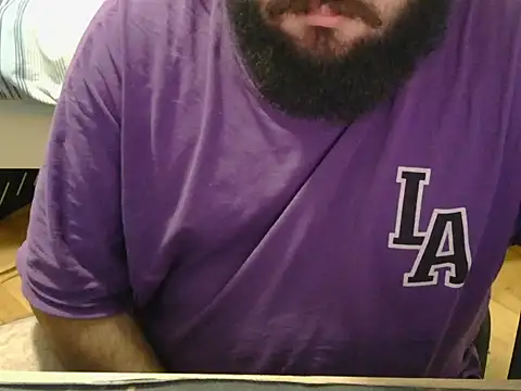 Snapshot of moneyman_11 chatting on 11-06-25, 02:29 moneyman 11 online show from 11-06-25, 02:29