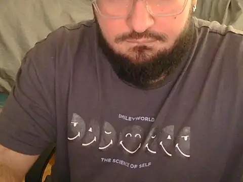 Snapshot of moneyman_11 chatting on 12-17-25, 08:31 moneyman 11 online show from 12-17-25, 08:31