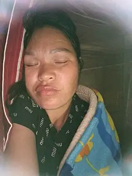 Snapshot of chipu06 chatting on 05-10-26, 04:34 chipu06 online show from 05-10-26, 04:34