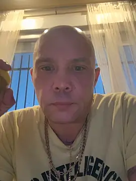 Snapshot of gitanoMad chatting on 02-12-26, 05:19 gitanoMad online show from 02-12-26, 05:19