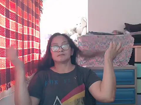 Snapshot of Kinkybela2025 chatting on 01-14-26, 12:05 Kinkybela2025 online show from 01-14-26, 12:05