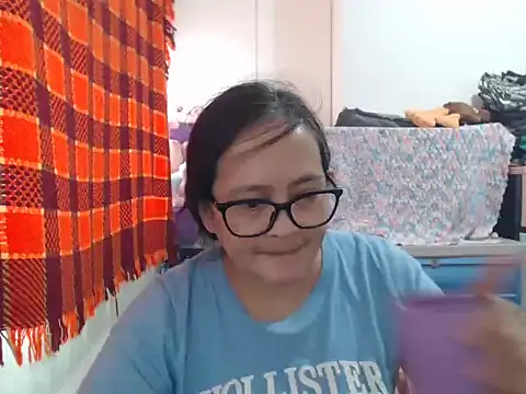 Snapshot of Kinkybela2025 chatting on 02-19-26, 04:08 Kinkybela2025 online show from 02-19-26, 04:08