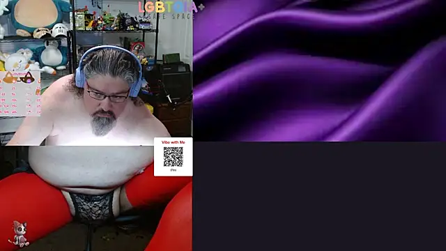 Snapshot of geekycastillo chatting on 05-03-26, 03:23 geekycastillo online show from 05-03-26, 03:23