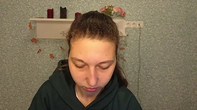 CuteEllii online show from 12-02-25, 05:13