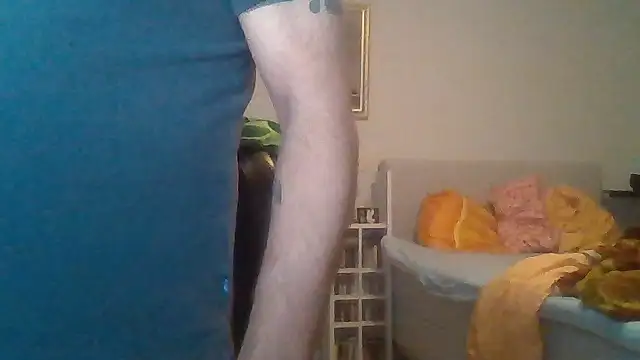 Snapshot of aufstieg95 chatting on 11-30-25, 03:10 aufstieg95 online show from 11-30-25, 03:10