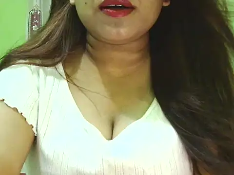 Safa Pari online show from 10-21-25, 03:13