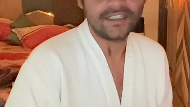 MakeMeAwareAah online show from 10-20-25, 03:01