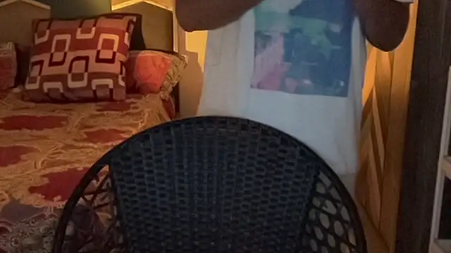 MakeMeAwareAah online show from 10-23-25, 04:06