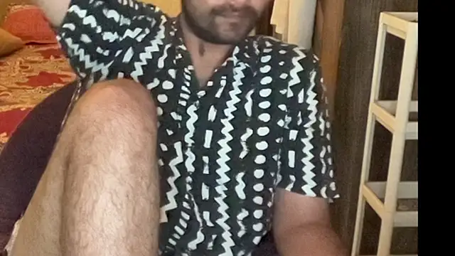 MakeMeAwareAah online show from 10-25-25, 04:35