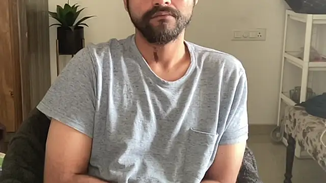 MakeMeAwareAah online show from 12-21-25, 04:08