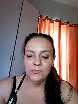 Snapshot of karina_katy chatting on 10-21-25, 11:33 karina katy online show from 10-21-25, 11:33