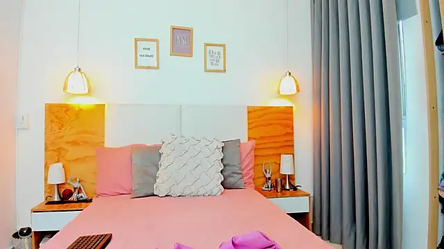 Abbie royy online show from 12-16-25, 01:16