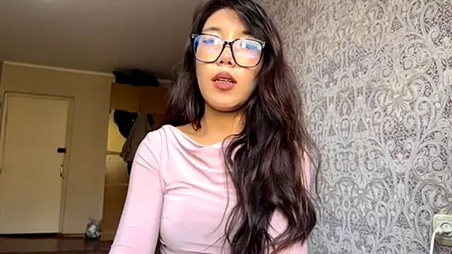 EsterCassius online show from 10-24-25, 08:11