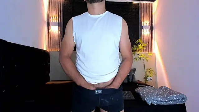 Snapshot of Ytria_1 chatting on 10-29-25, 02:19 Ytria 1 online show from 10-29-25, 02:19