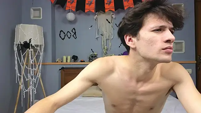 Snapshot of elvano_et chatting on 10-31-25, 06:58 elvano et online show from 10-31-25, 06:58