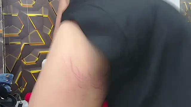 Snapshot of ashely_7 chatting on 10-31-25, 06:31 ashely 7 online show from 10-31-25, 06:31