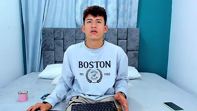 Nicolas Torres  online show from 12-02-25, 07:25