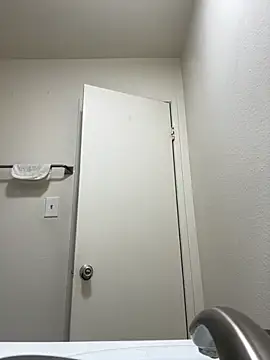 Mrmakeherwet Tez online show from 10-25-25, 08:25