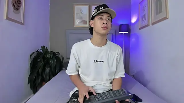 ApoloRicci online show from 10-29-25, 07:26