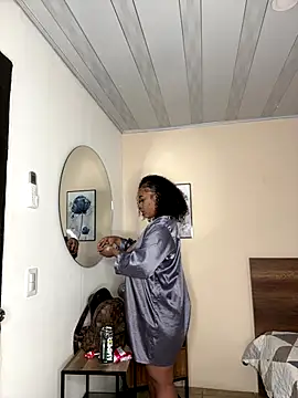 YariRose online show from 11-13-25, 01:21