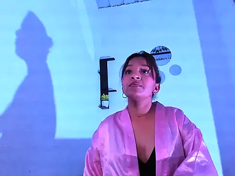 Snapshot of spicy_girl19 chatting on 11-05-25, 02:22 spicy girl19 online show from 11-05-25, 02:22