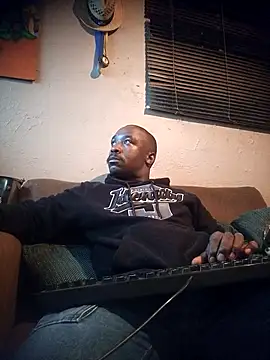 Snapshot of Pussylover911o chatting on 11-11-25, 05:13 Pussylover911o online show from 11-11-25, 05:13