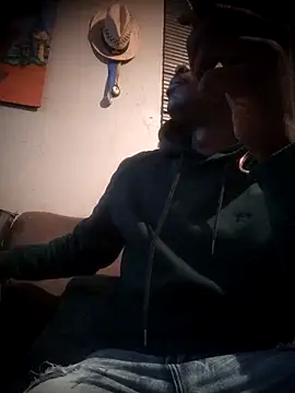 Snapshot of Pussylover911o chatting on 11-21-25, 06:39 Pussylover911o online show from 11-21-25, 06:39