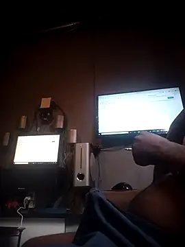 Snapshot of Pussylover911o chatting on 12-18-25, 05:57 Pussylover911o online show from 12-18-25, 05:57